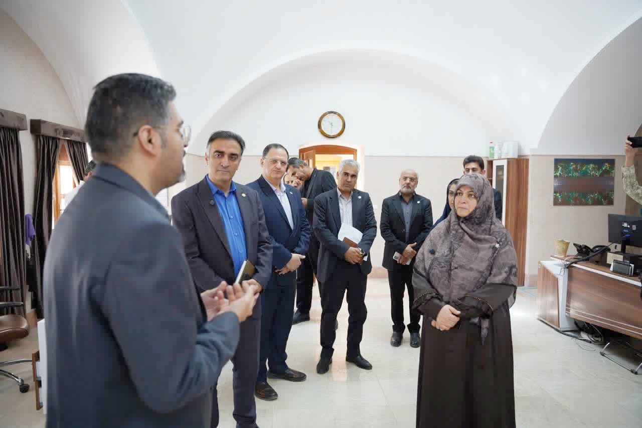 تأکید معاون استاندار کرمان بر گسترش همکاری‌های فناورانه در بازدید از پارک علم و فناوری یزد